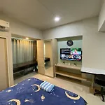 The Square - King Suite - Apartemen Service - 2Person - Netflix Wifi - Near Petra Campus